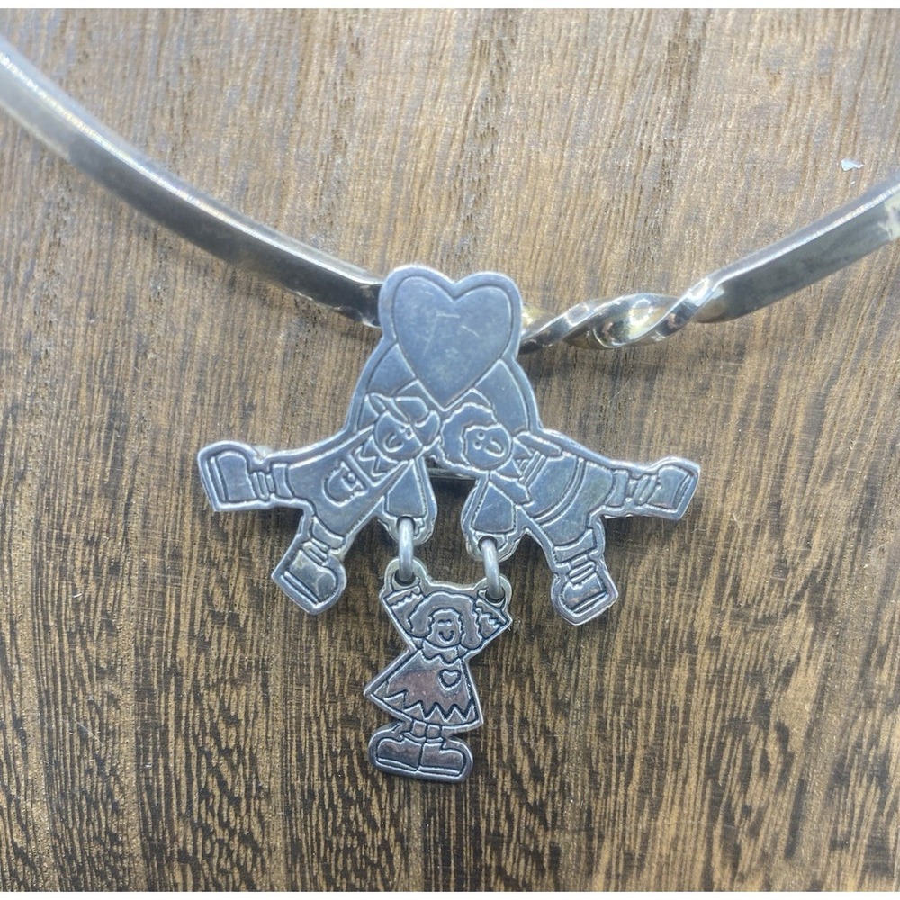 Children Holding Hands .925 Sterling Silver Pendant &/or Broach-Necklace not inc - Picture 2 of 4